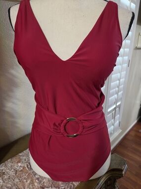 NWOT Women’s Retro One Piece Swimsuit Gold MetalDeep V Neck Wine Red, Med